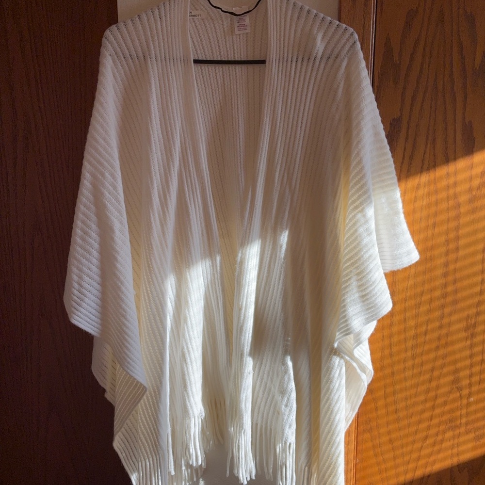 White Ribbed Open-Front Poncho - Picture 3 of 7